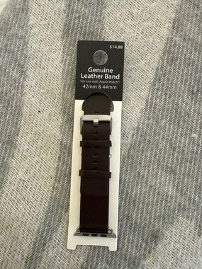 NWT Apple Watch Band Leather Fits 42mm and 44mm